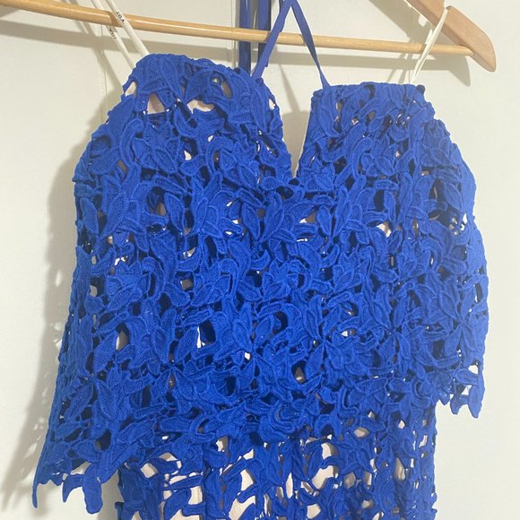 NWT J.O.A Los Angeles Romper Halter Neck Cobalt Blue Lace Size Small - Picture 3 of 16
